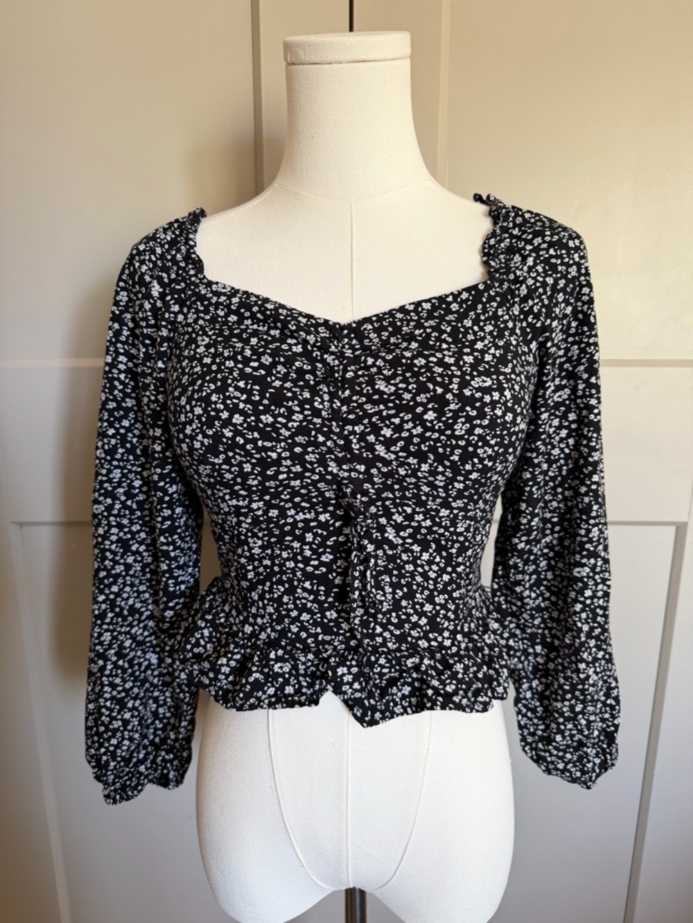 Black Floral Peplum Blouse Puff Sleeve Ruched Front Top
